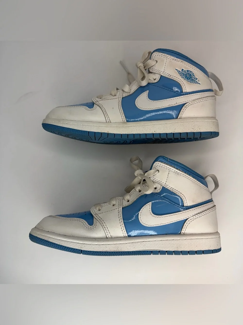 NIKE AIR JORDAN 1 Mid SE 